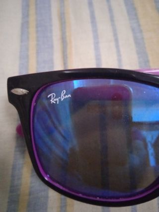 GAFAS POLARIZADAS MARCA RAY-BAN MORADAS Y NEGRAS 