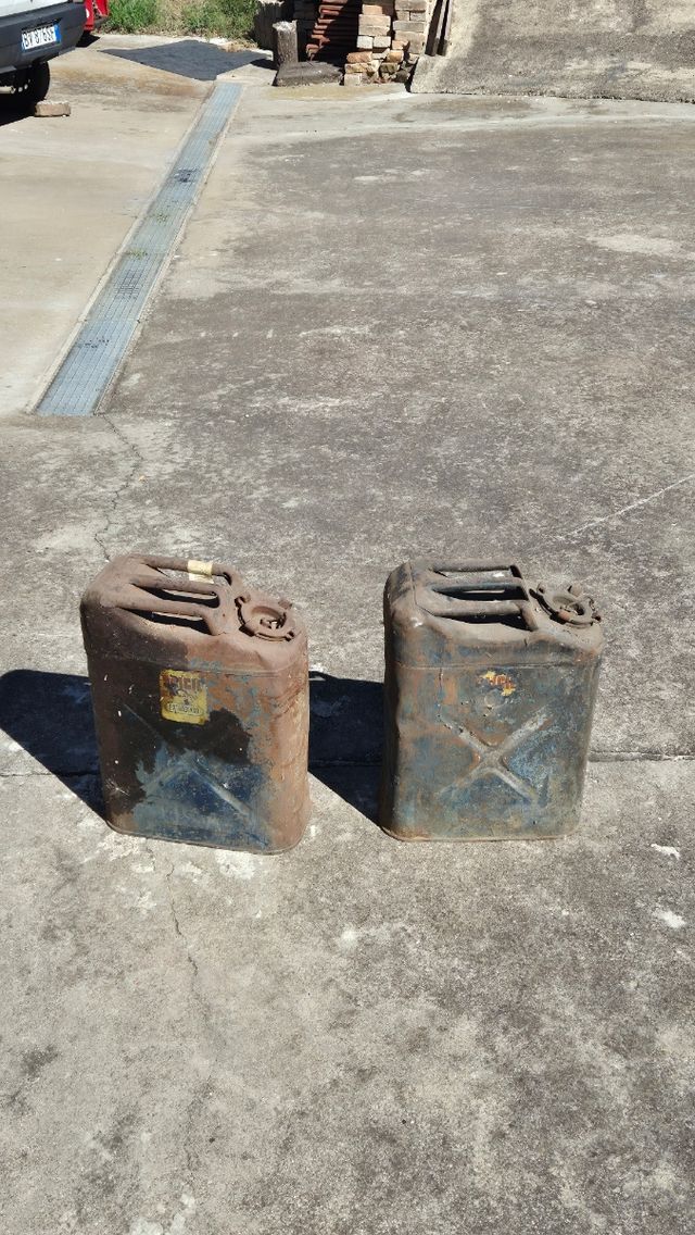 2 Taniche Benzina US Army WWII