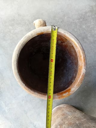 2 Orzas de barro antiguas