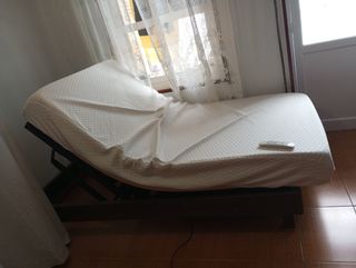 Cama articulada individual. Colchón 