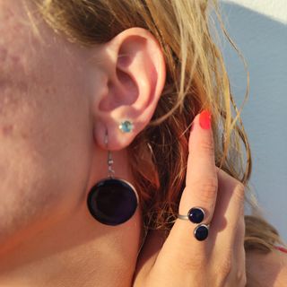 Anillo 2 bolas resina azul plata