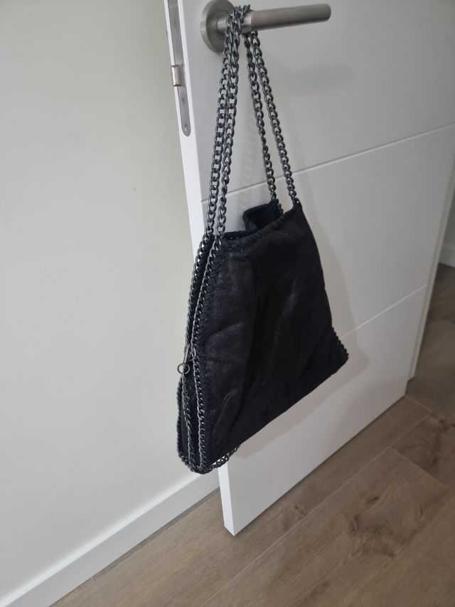 TRES Bolsos a precio negociable.