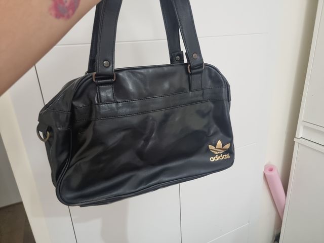 TRES Bolsos a precio negociable.