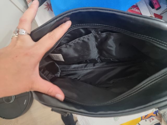 TRES Bolsos a precio negociable.