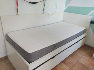 Cama 90x200cm c/colchón y cajones