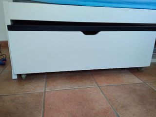 Cama 90x200cm c/colchón y cajones