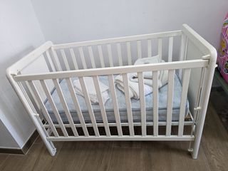 Cuna bebé blanca + colchón
