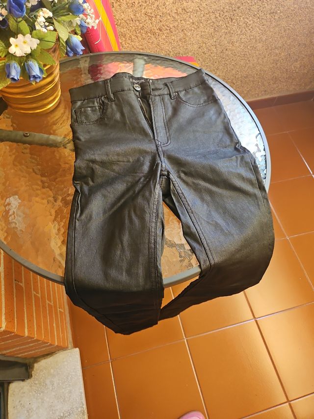 Pantaloni neri da bambina