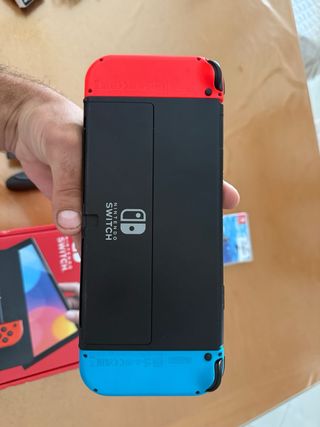 Nintendo Switch OLED + Custodia Zelda