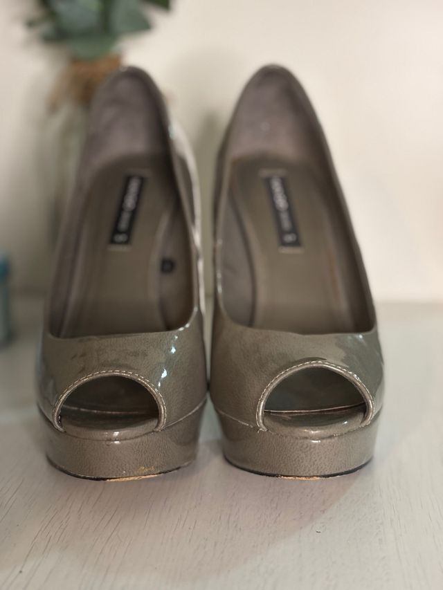 Zapatos tacón plataforma grises