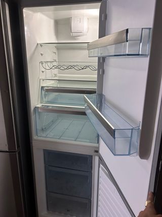 Nevera AEG gris - 2 puertas