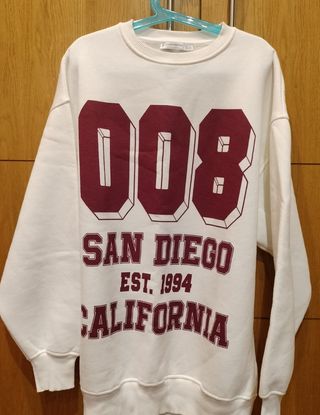 Sudadera Stradivarius blanca y roja #008