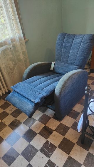 Poltrona elettrica alzapersona per anziani