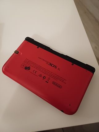 Nintendo 3DS XL roja