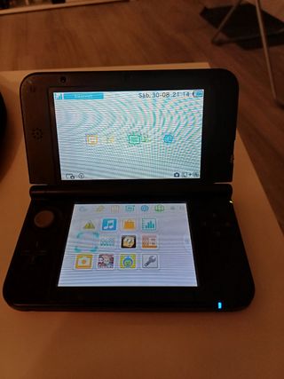 Nintendo 3DS XL roja