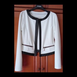 Torera blanca c/ ribetes negros