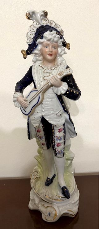 Statuina Porcellana Musicista