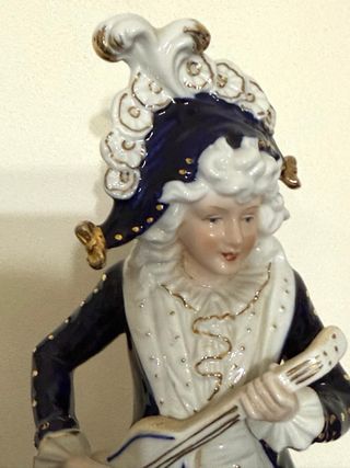 Statuina Porcellana Musicista