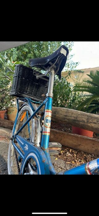 Bicicleta BH clásica azul