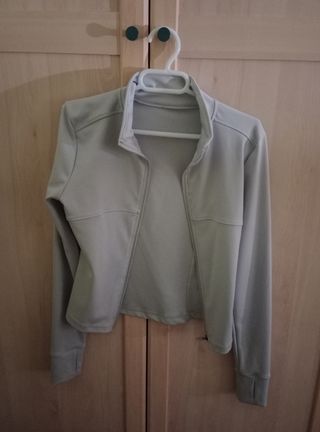 Chaqueta deportiva beige de shein