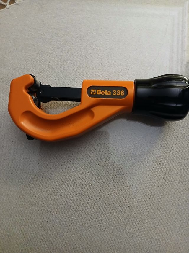 Corta tubos Beta 336