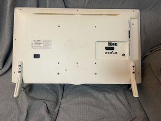 TV LG 32" gris -  pantalla rota
