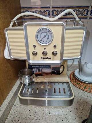 Cafetera Cecotec Cumbia Retro. Se regala molinillo