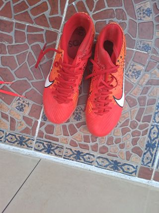 Zapatillas Nike y Adidas usadas