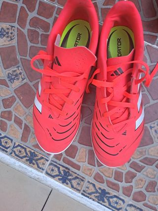 Zapatillas Nike y Adidas usadas