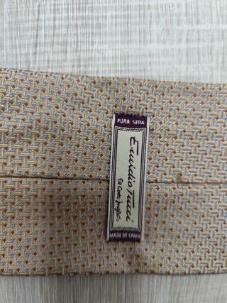 Corbata Emidio Tucci de seda beige