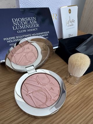 DiorSkin Nude Air Luminizer 002-Glow Addict