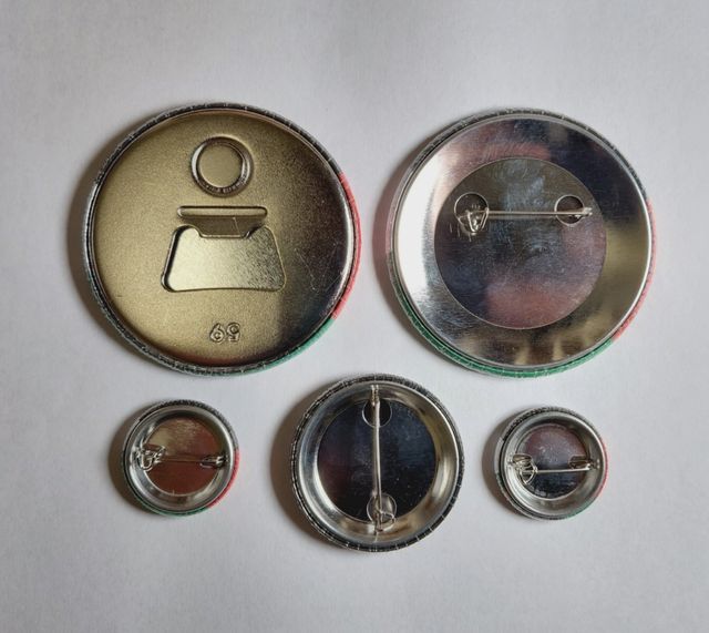 Set di spille e apribottiglie Free Palestine