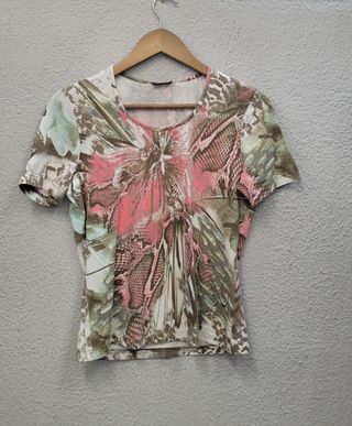 Blusa estampada beige y rosa
