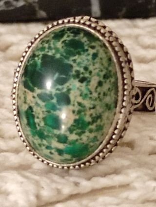 Anello ovale pietra verde