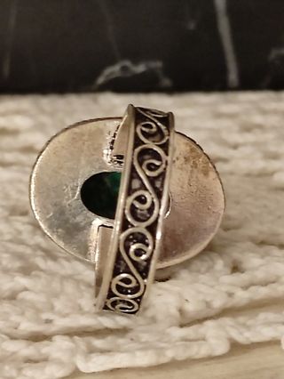 Anello ovale pietra verde