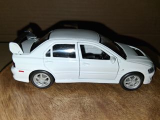 Mitsubishi Lancer Evo 8 Welly 1/43