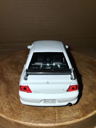 Mitsubishi Lancer Evo 8 Welly 1/43