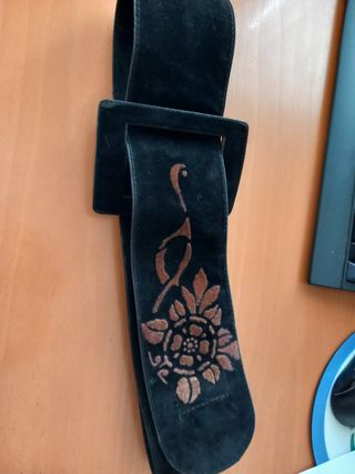 Cintura in velluto nero