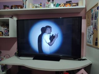 URGE!!! TV Hitachi 49" Smart TV