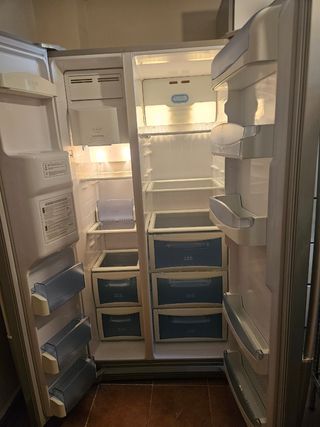 Frigorífico americano de 2 puertas, nevera y conge