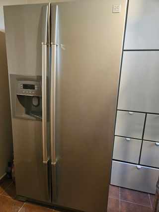 Frigorífico americano de 2 puertas, nevera y conge