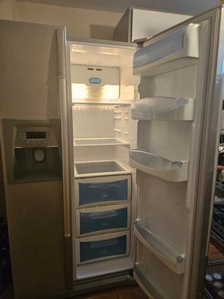 Frigorífico americano de 2 puertas, nevera y conge