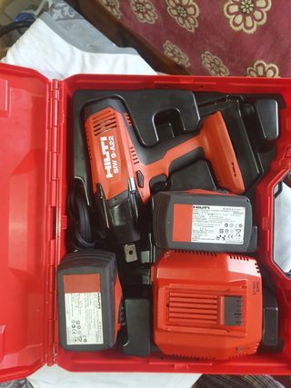 Llave Impacto Hilti SIW 9-A22 con 2 bateria 5,2 ah