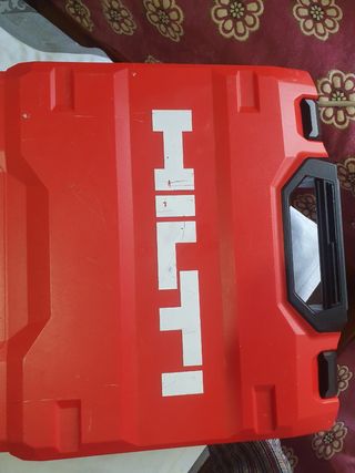 Llave Impacto Hilti SIW 9-A22 con 2 bateria 5,2 ah