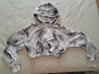 Sudadera corta blanca-gris talla M.