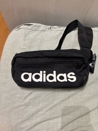 Riñonera Adidas Negra