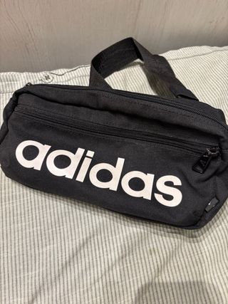 Riñonera Adidas Negra