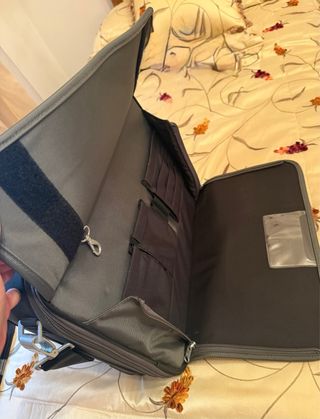 Maletín portátil Samsonite gris