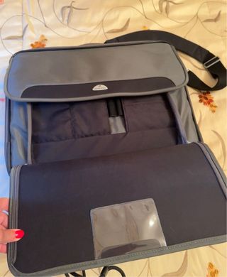 Maletín portátil Samsonite gris