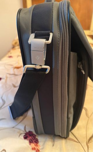 Maletín portátil Samsonite gris